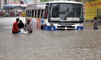 Hyd in floods-Netizens blast Govt